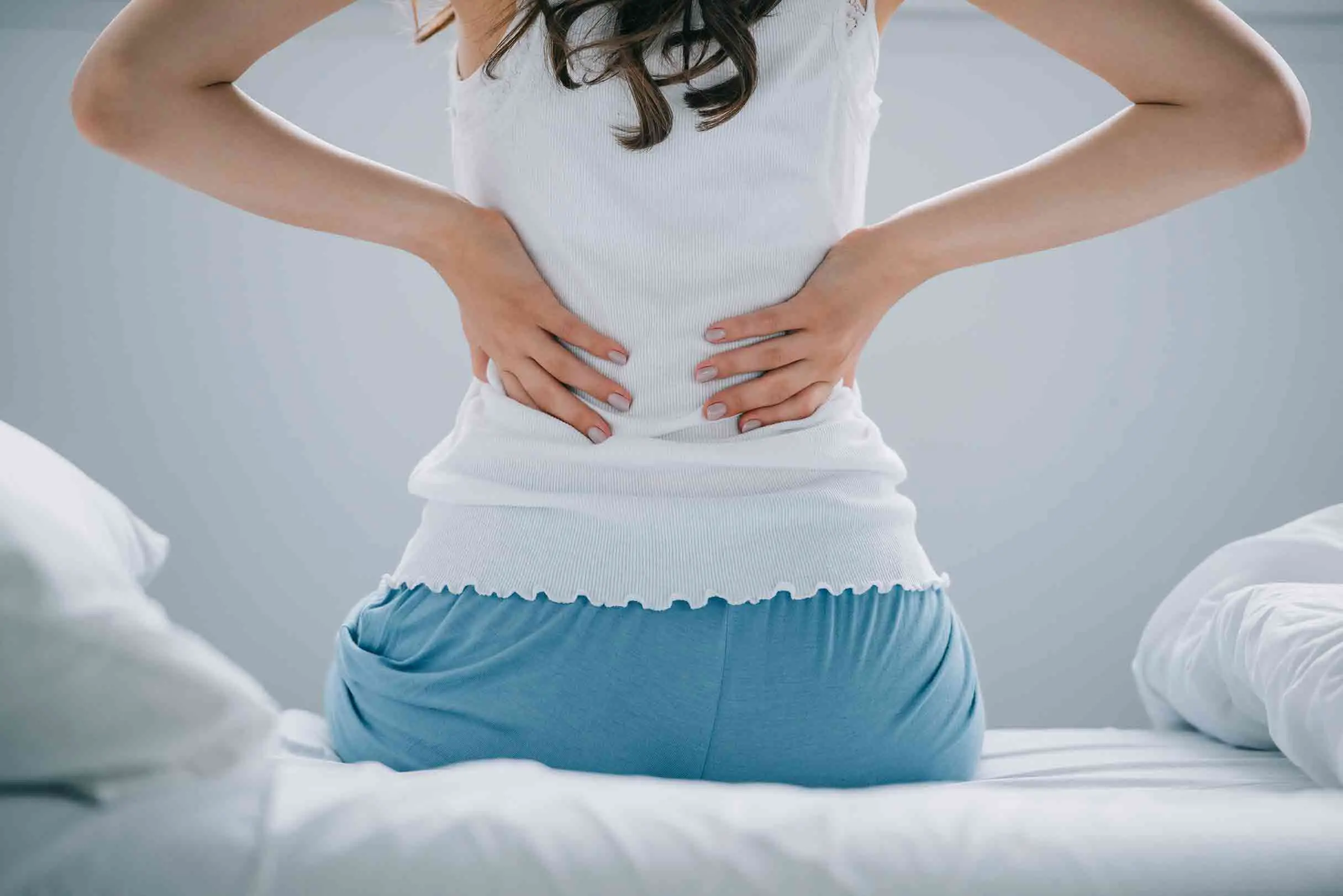 6 Ways of Dealing with Postpartum Back Pains For Twin Moms_